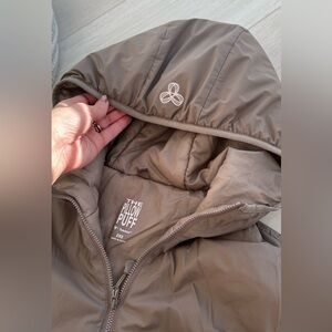 Aritzia TnAction - The Pillow Puff Long 2XS